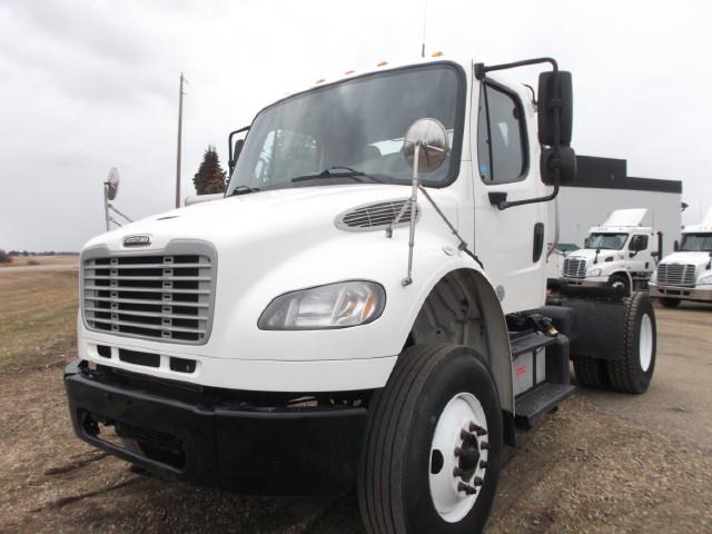 2016 FREIGHTLINER M2 S/A 5TH WHEEL TRUCK